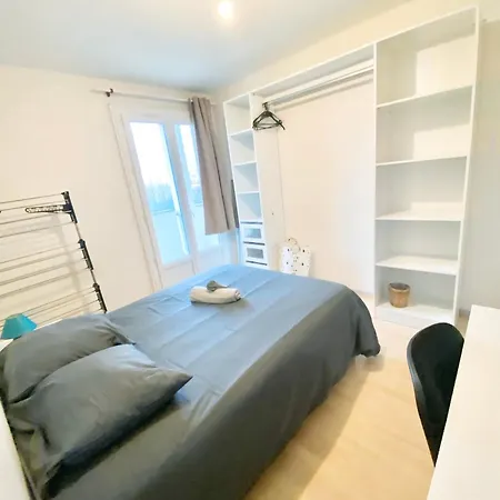 Privee Dans Partage - - Proche Tram C - Wifi - Ref P1 منزل للإقامة تالينس