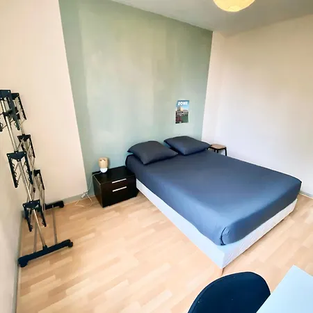 Privee Dans Partage - - Proche Tram C - Wifi - Ref P1 *